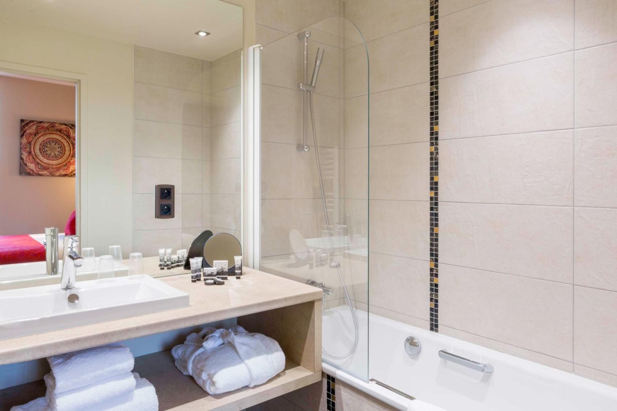 Best Western Plus Hotel Escapade Senlis Senlis  Bagian luar foto